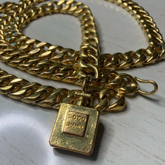 1970s Chanel Gold Toned Perfume Chain Belt Necklace Vintage Pristine condition - Picture 9 of 14